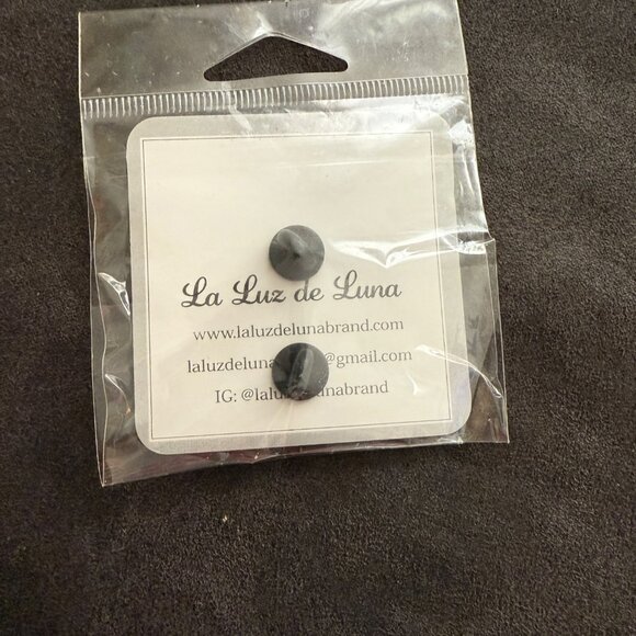 Princess Peach-Inspired Enamel Pin By La Luz De Luna - Picture 2 of 2